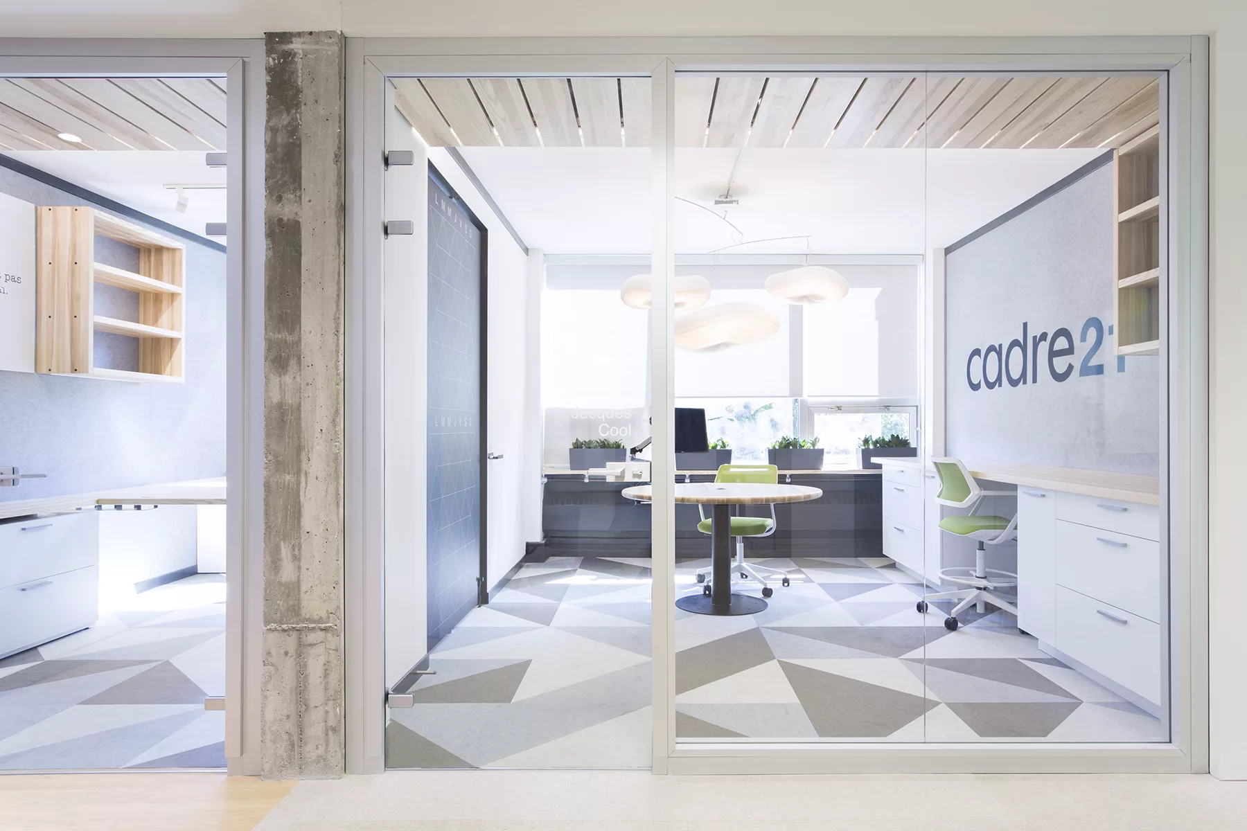 Un bureau dans le centre de formation Cadre 21 du FEEP.