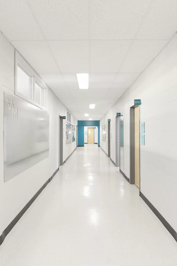 Un corridor du troisième étage.