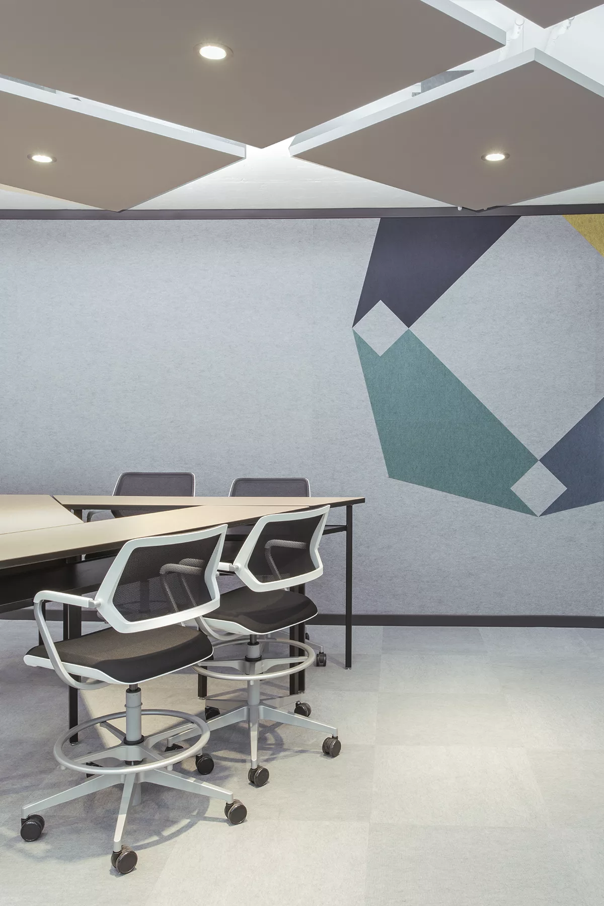 Du mobilier dans l'une des salles de formation
Cadre 21 du FEEP.