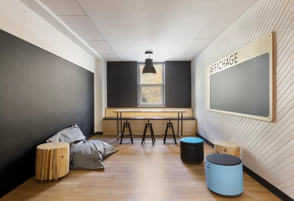 Un salon étudiant à été cré dans un espace auparavant inutilisé.