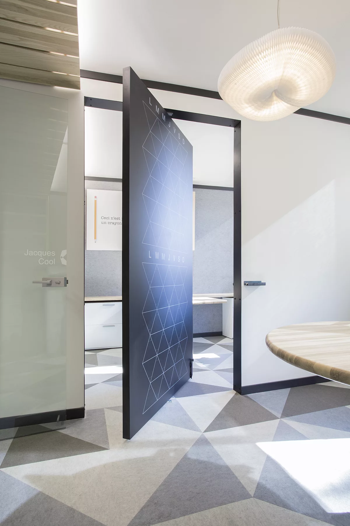 Un mur pivotant séparant des salles de formation
Cadre 21 du FEEP.